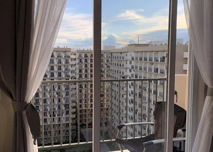 At 16th Floor Free Pool Access With Private Balcony * Suba Basbas